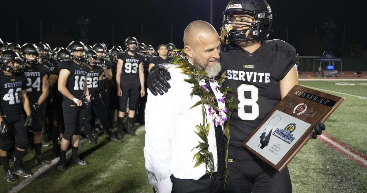 El entrenador de fútbol de Servite High, Chris Reinert, dimite
