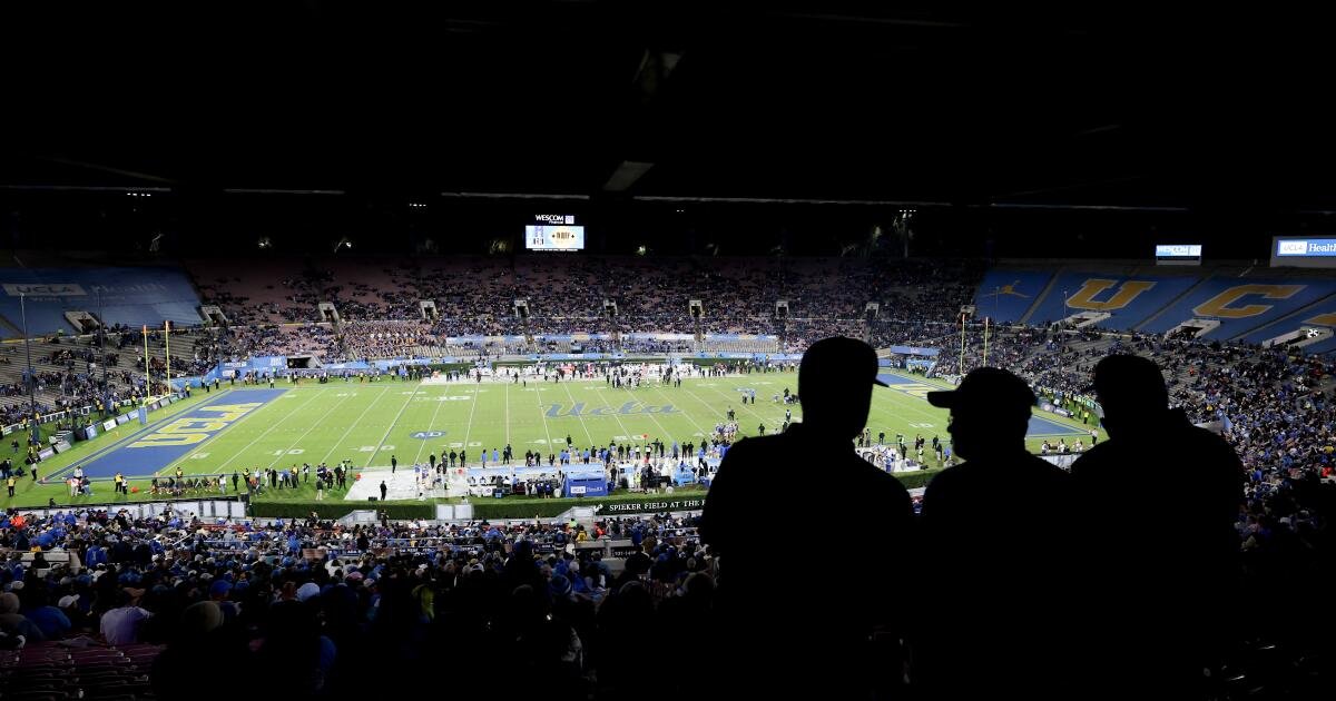 UCLA jugará la temporada de fútbol de 2026 en el Rose Bowl mientras continúa la batalla legal