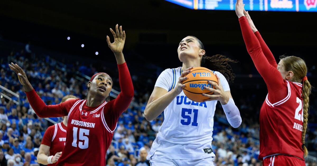 Las mujeres de UCLA derrotan a Wisconsin en el Senior Day y ganan 21° consecutivo