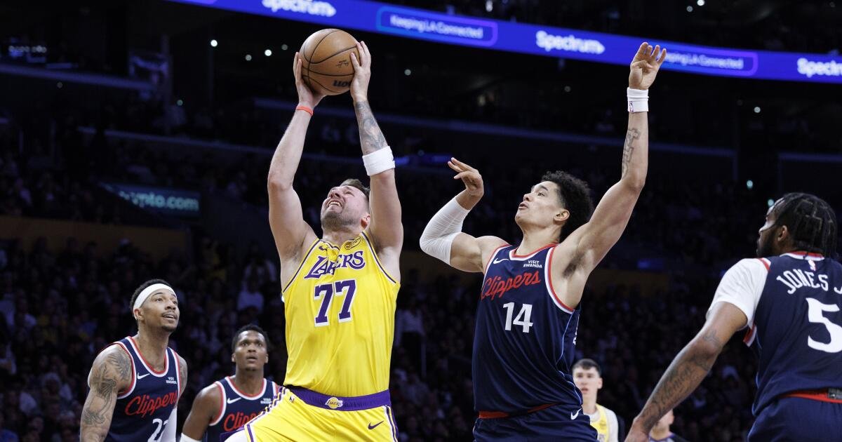 Luka Doncic y los Lakers mantienen a raya a los Clippers mientras Kawhi Leonard sale tarde
