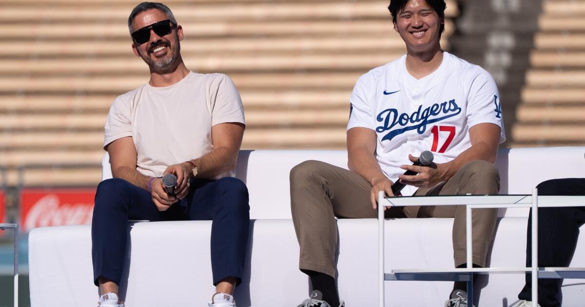 Cómo Stephen Nelson se mantiene al tanto como la mejor voz de radio de los Dodgers