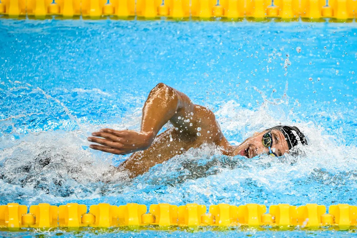 Campeonato masculino de natación y saltos de la NCAA: Florida e IU lideran la clasificación, Arizona State y Texas ganan los relevos