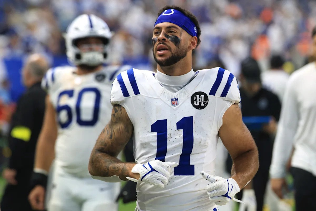 Los Steelers adquieren a Michael Pittman Jr. en un intercambio con los Colts, firmando a WR con un contrato de tres años que supuestamente vale $59 millones.