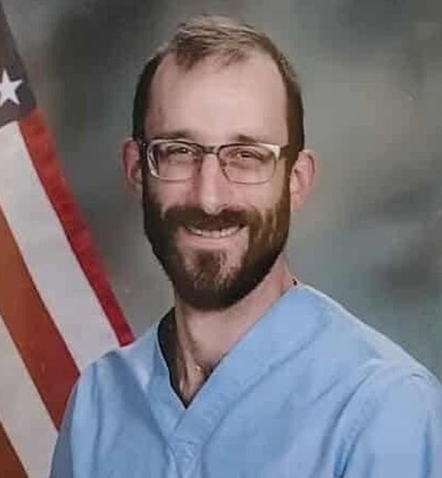 La madre de Alex Pretti comparte un desgarrador homenaje a su hijo en su 38 cumpleaños