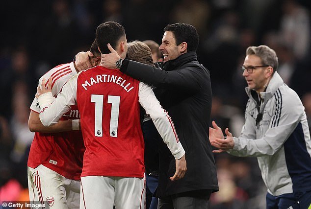 Solo CUATRO estrellas del Arsenal lo logran, e incluso William Saliba se lo pierde: los expertos en estadísticas revelan el once inicial combinado del Arsenal contra el Chelsea