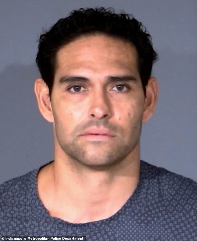 El juicio de Mark Sánchez se retrasó nuevamente después de que la estrella de la NFL fuera acusada de pelear con un camionero rico en fentanilo y cocaína.