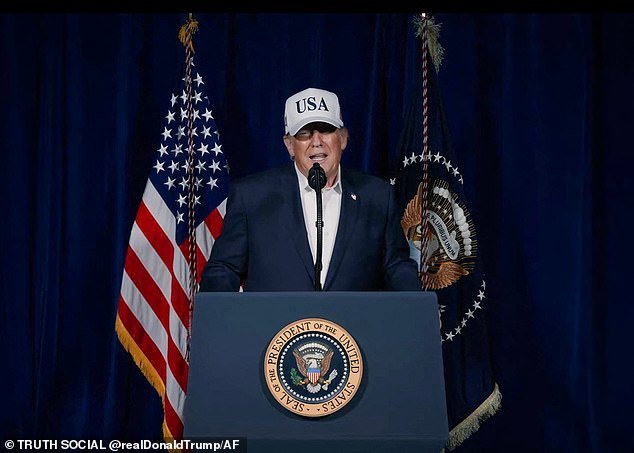 Trump se jacta de que EE.UU. acabó con 48 líderes iraníes “de un solo golpe” y hundió nueve barcos cuando “aceptó” iniciar conversaciones