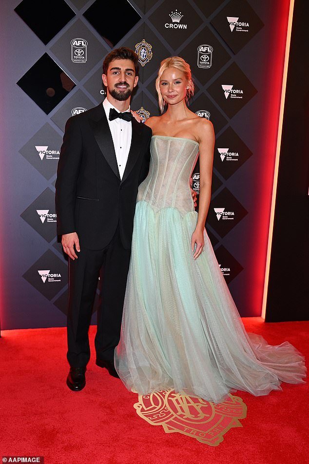 La superestrella del fútbol Josh Daicos y su glamorosa prometida discuten sus planes de boda, mientras ella revela por qué lo llamó ‘HAB’