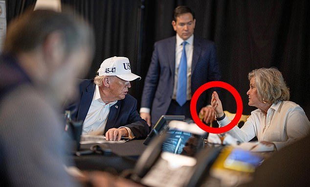 El director ejecutivo descarta las afirmaciones de riesgos de seguridad después de que una foto de Susie Wiles en la Sala de Situación provocara temores de violaciones de seguridad.