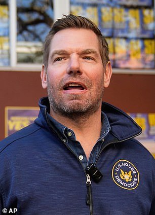 La amarga guerra de palabras de Dave Portnoy con Eric Swalwell se intensifica cuando el fundador de Barstool lanza un brutal ataque de espionaje chino