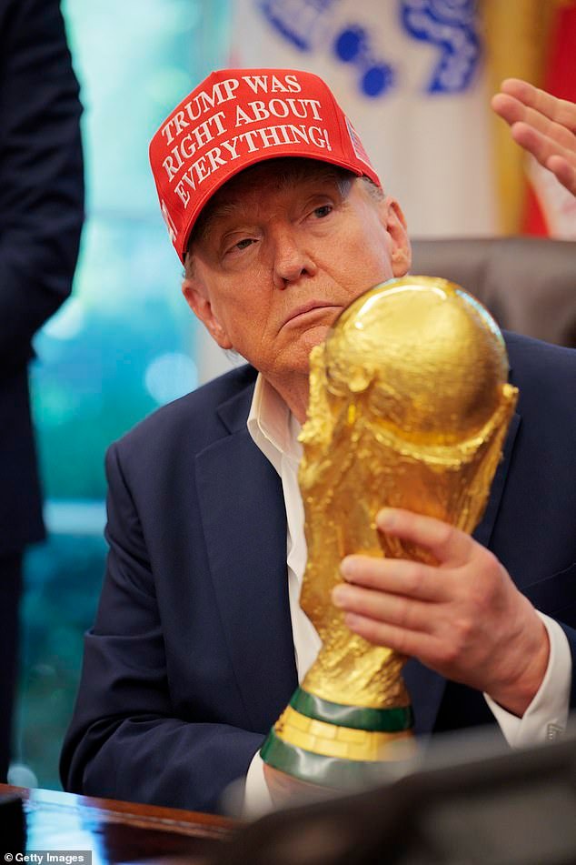 El jefe de fútbol de Irán emite un veredicto sombrío sobre la Copa del Mundo en EE.UU. mientras Donald Trump revela el cronograma de la campaña militar