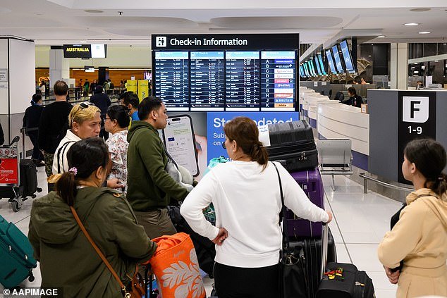 ¿Volar al extranjero? La advertencia urgente para los australianos ante el estallido de la guerra en rutas de viaje clave a nivel mundial