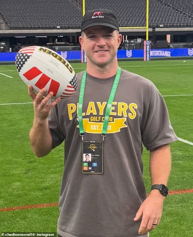 Por qué los aficionados de su propio club prendieron fuego a Footy Great, que se desplomó en un vuelo a Las Vegas