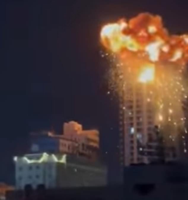 Cómo estalló la guerra en Oriente Medio: los vídeos capturan los momentos más impactantes del conflicto hasta el momento, desde los ataques con aviones no tripulados en Dubái hasta el accidente de un avión de combate estadounidense