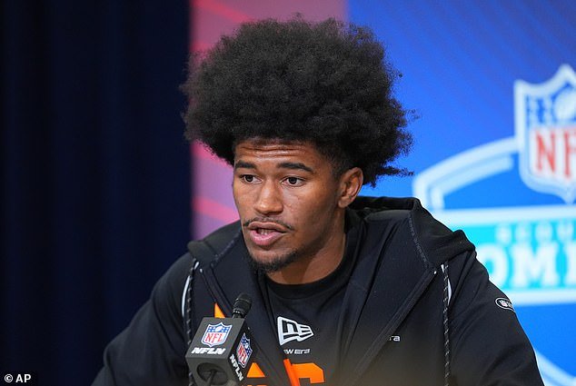 El aspirante a la NFL, KC Concepción, arremete contra los viles trolls que se burlaron de su tartamudez en el combinado