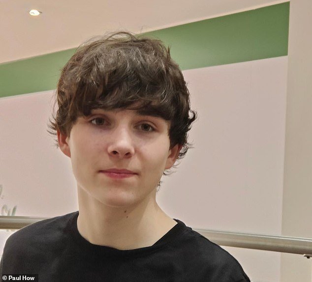 Un padre corre contra el tiempo para recaudar £300.000 para el tratamiento alemán de su hijo con una rara enfermedad degenerativa antes de que la enfermedad lo deje gravemente discapacitado.