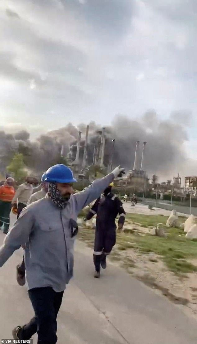 Irán cierra el grifo: los precios del gas y el petróleo suben mientras los ataques con aviones no tripulados paralizan la producción en Qatar y la refinería de petróleo más grande de Arabia Saudita