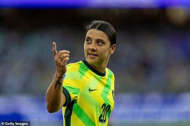 Las estrellas de Matilda elogian al equipo de fútbol de Irán tras su audaz boicot al himno nacional