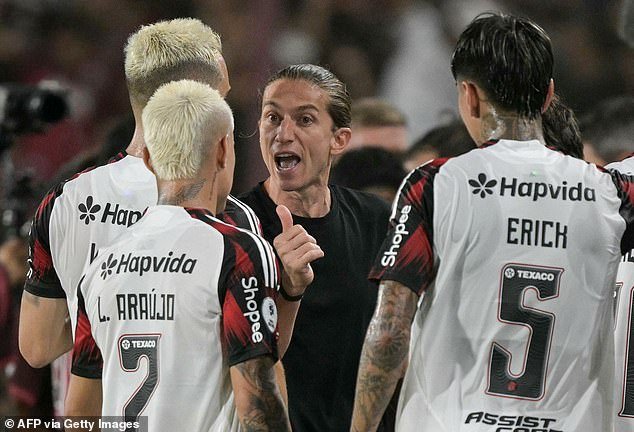 La ex estrella del Chelsea fue despedido por su club inmediatamente después de la victoria por 8-0 y a pesar de llevarlos a ganar siete trofeos en sólo 18 meses.