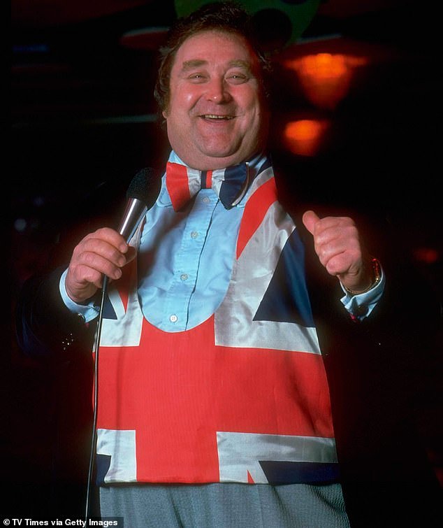 El club de comedia de Bernard Manning, que inspiró Phoenix Nights de Peter Kay, será demolido y reemplazado por un centro de salud.