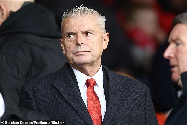 El Aberdeen es un club en caída libre y la búsqueda de un nuevo entrenador ha sido un absoluto desastre… Dave Cormack, Alan Burrows y Lutz Pfannenstiel deberían agachar la cabeza avergonzados.