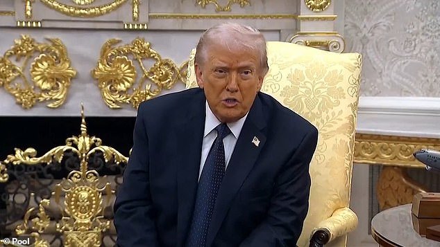 Starmer expulsa a los ‘grandes’ de Gran Bretaña: un primer ministro ‘estratégicamente sin educación’ a quien Trump se burla diciendo que ‘no es Churchill’… con una flota naval varada en el puerto mientras una base británica es atacada y ‘Nelson se revuelve en su tumba’