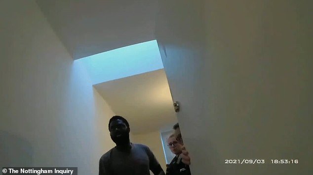 ‘Lo hiciste bien, ¿no?’: Momento aterrador: el asesino de Nottingham felicitó a la policía por su arresto después de ser atacado con una Taser en imágenes dramáticas de la cámara corporal