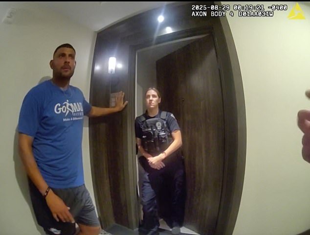 Imágenes de Bodycam muestran al entrenador de los Dolphins culpando a las WAG “malvadas” por la discusión que lo llevó a “estrangular” a su nueva novia.