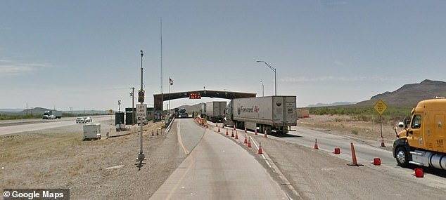 Conductor de la frontera sur muere después de pasar a exceso de velocidad por un puesto de control de Texas
