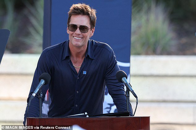 El torneo de fútbol de Arabia Saudita de Tom Brady está haciendo una búsqueda de último minuto de una sede en Estados Unidos en medio de una creciente guerra en el Medio Oriente.