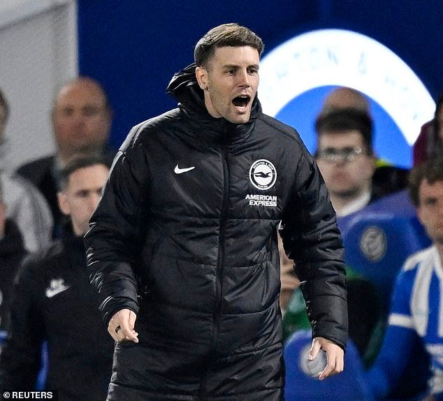 Fabian Hurzeler lanza un ataque extraordinario contra el Arsenal: el técnico de Brighton afirma que los Gunners están “creando sus propias reglas” y que “sólo un equipo intentó jugar al fútbol”, mientras que la victoria por 1-0 supuestamente hizo perder más tiempo