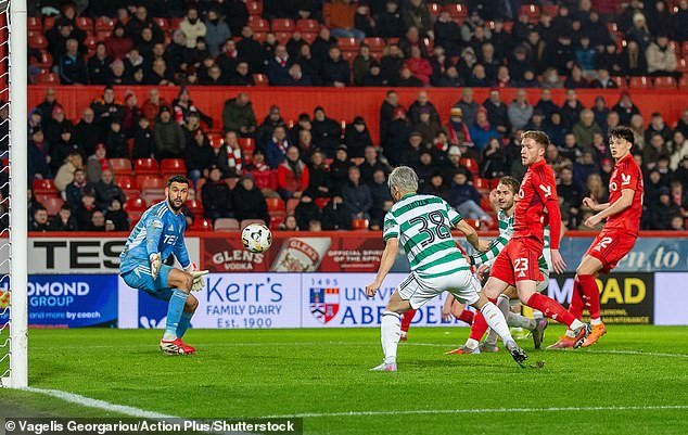 ¡Eso estuvo demasiado cerca! Martin O’Neill admite que temía que el VAR descartara al ganador del Celtic