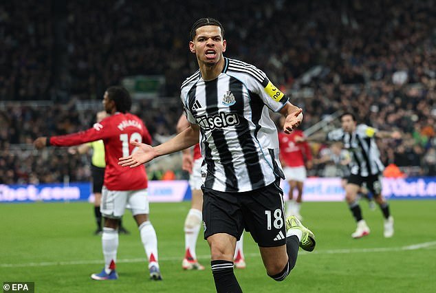 Eddie Howe revela el secreto detrás del éxito de Will Osula después de que el suplente del Newcastle anotara el gol de la victoria en el tiempo de descuento contra el Man United.