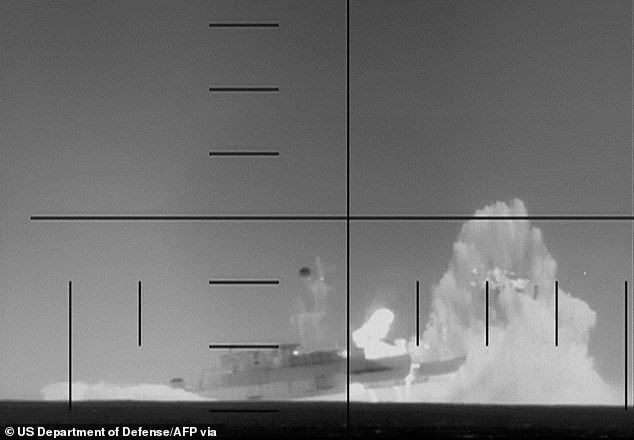 El ayatolá pide “sangre de Trump” mientras Irán advierte que Estados Unidos “lamentará amargamente” haber torpedeado un buque de guerra