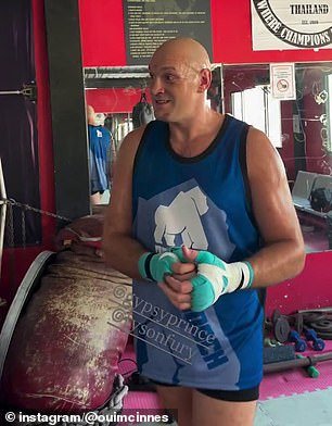 Tyson Fury confirma que su hijo mayor, de 15 años, quiere boxear mientras el adolescente muestra sus habilidades en el ring, pero advierte que enfrentará los mismos problemas que el hijo boxeador de Ricky Hatton.