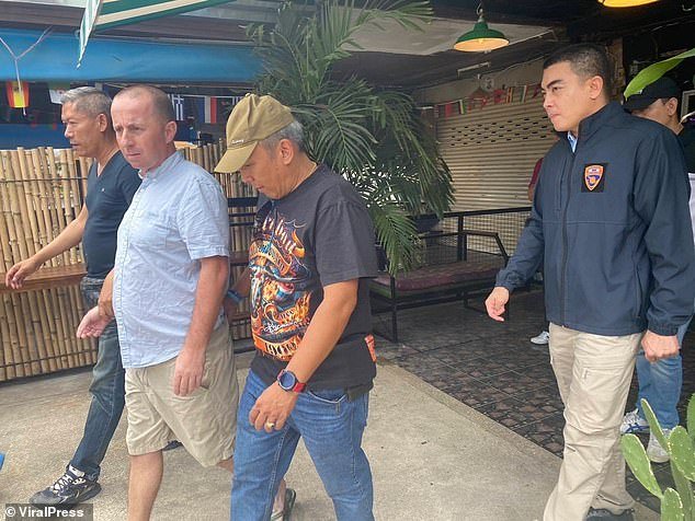 El refugiado Paul Casey, que huyó de Australia con el pasaporte de un hombre muerto, estuvo de fiesta en Tailandia durante una década, hasta que una pista crucial condujo al dramático arresto de su esposa.