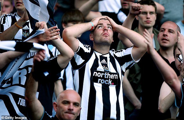 “Vi cómo Newcastle descendía en 2009… aquí está la prueba de que los Spurs no son demasiado buenos para caer y por qué es importante hacer un cambio ahora”, escribe CRAIG HOPE