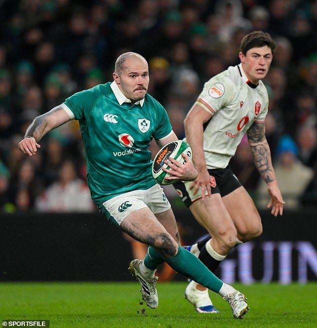 Hubo UN ERROR táctico importante que casi le costó caro a Irlanda cuando Gales enardecido arrastró a los hombres de Farrell a una pelea de perros que no les gustó.