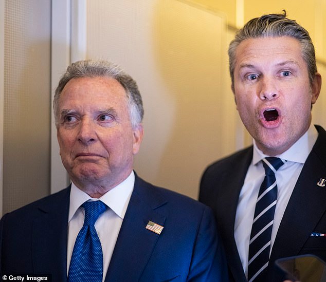 Trump cambia de rumbo tras culpar a Irán del asesinato de 168 niñas iraníes tras sorprenderse de que Estados Unidos estuviera “probablemente” detrás de la tragedia.