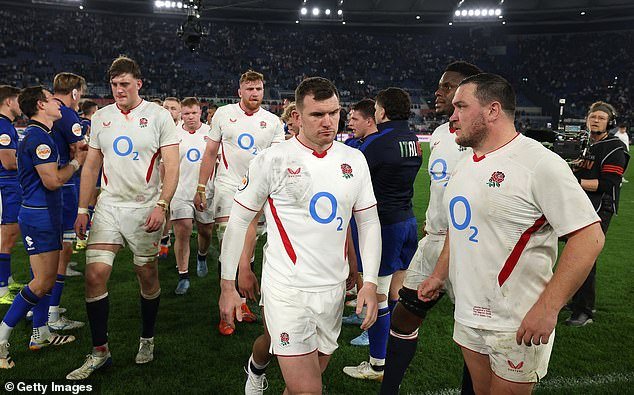SIR CLIVE WOODWARD: El choque con Francia es una mierda o un fracaso para Inglaterra, que carecía de disciplina, fe y liderazgo y estaba bajo el fuego de Steve Borthwick. Ese sería mi atractivo para sus estrellas de bajo rendimiento.