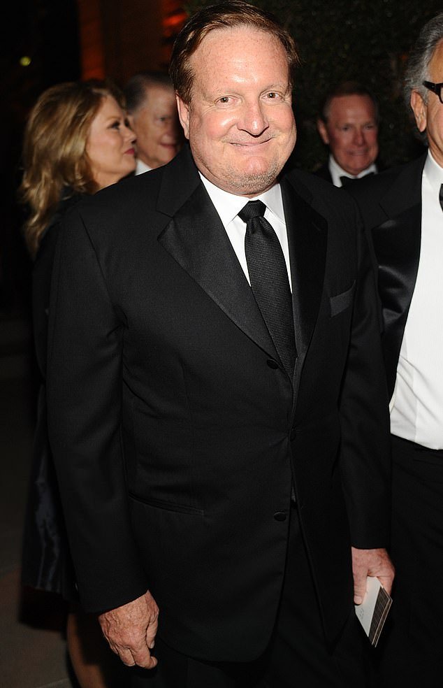 El empresario multimillonario está librando una guerra contra su protegido, que le estafó millones después de que fuera el padrino de su boda.