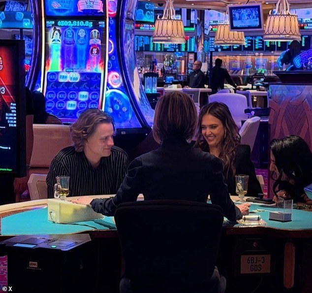 Después de su noche salvaje juntos en Las Vegas, la verdad sobre los rumores de citas entre Joe Burrow y Jessica Alba sale a la luz