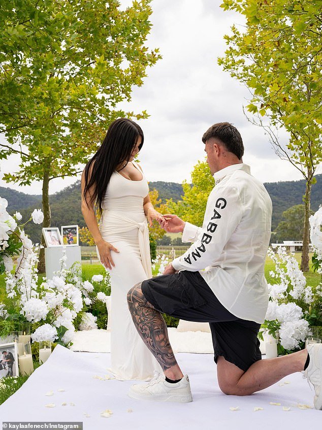 La estrella del fútbol se compromete con la hija de uno de los mejores atletas de la historia de Australia.