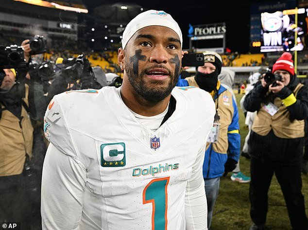 Los Miami Dolphins toman una brutal decisión de $99 millones por Tua Tagovailoa mientras la carrera del mariscal de campo alcanza un nuevo mínimo