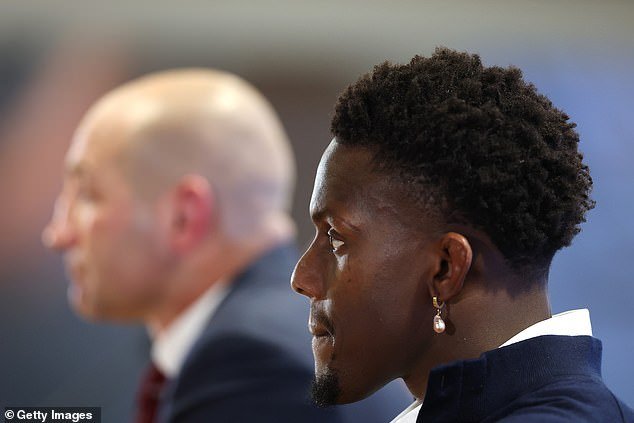 Esta es la acción sin precedentes que Steve Borthwick debe emprender con el exhausto Maro Itoje si el capitán de Inglaterra quiere estar en forma y listo para la Copa del Mundo del próximo año, escribe NIK SIMON