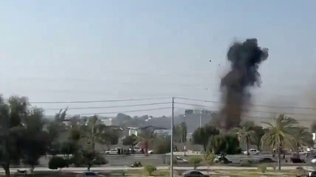 Pete Hegseth dice que Estados Unidos está investigando las afirmaciones de que uno de sus misiles alcanzó una escuela iraní y mató a 165 personas.