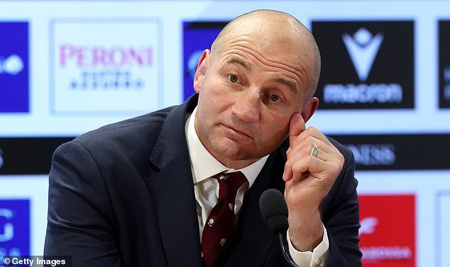 Las delirantes tonterías de Inglaterra son las protagonistas tras la increíble humillación en Roma. ¿Dónde está el arrepentimiento? Es hora de despedir al heterogéneo Steve Borthwick y construir un equipo humilde que juegue con ritmo y estilo antes de que sea demasiado tarde, escribe IAN HERBERT