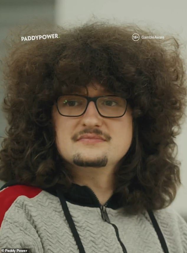 ¿Qué pasará cuando el Man United finalmente gane cinco partidos seguidos? El fanático viral revela que planea seguir siendo relevante una vez que los Red Devils terminen su desafío de corte de pelo.