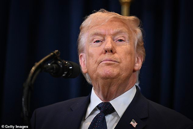 Irán le dice a Trump que “tenga cuidado de no ser eliminado” y responde con amenazas “vacías” después de que el presidente estadounidense dijera que no creía que el nuevo líder supremo pudiera “vivir en paz”.