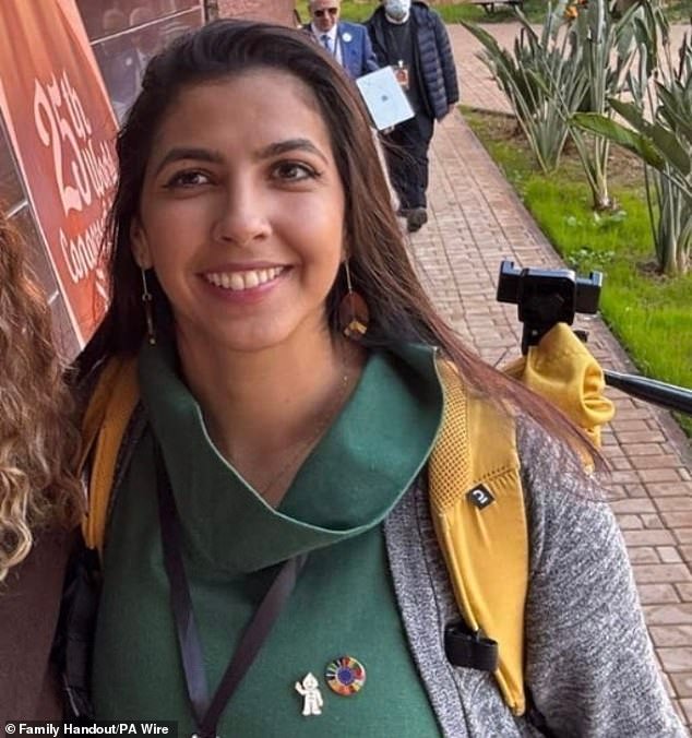 La policía publica cámaras de seguridad de una académica brasileña desaparecida que desapareció mientras asistía a una universidad británica hace una semana cuando su bolso fue encontrado cerca de un astillero “donde saltó una valla”.